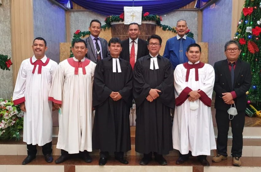  Sukacita Jemaat HKBP Koserna bersama KaDep Koinonia HKBP di Malam Natal