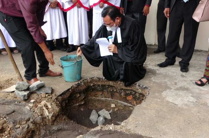  Peletakan Batu Pertama Gedung Sekolah Minggu dan Konsistori HKBP Exaudi Bojong Rangkong Resort Perumnas Klender