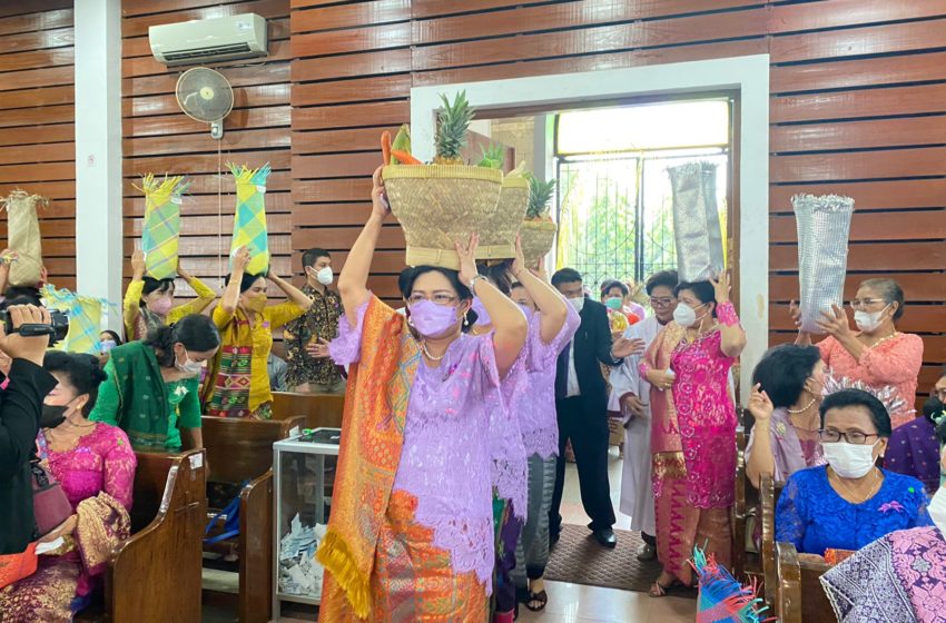  Sukacita Perayaan Pesta Panen HKBP Pasar Minggu