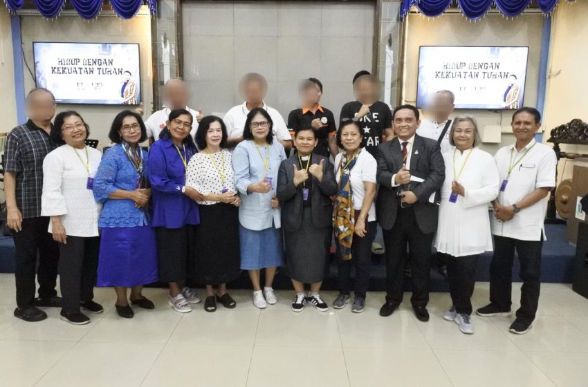  Tim Zending HKBP Tebet Pelayanan Bersama Evangelis Distrik di Lapas Cipinang