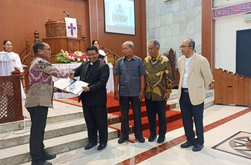  HKBP Immanuel Kelapa Gading Terima IMB Setelah 37 Tahun Pengurusan